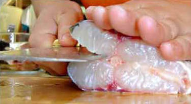 怎么做酸菜鱼—手把手教你做酸菜鱼！