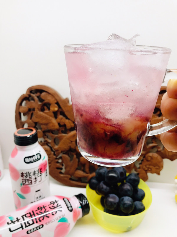 桃桃西打葡萄气泡水