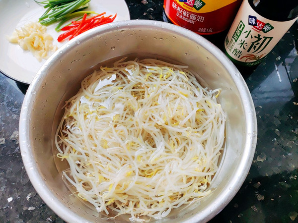 酸酸甜甜脆爽绿豆芽