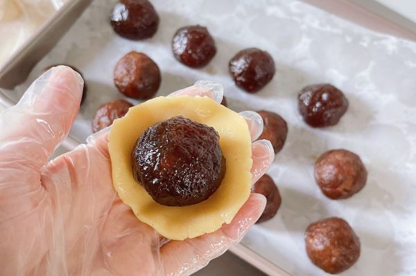 冬翅冬蓉馅月饼