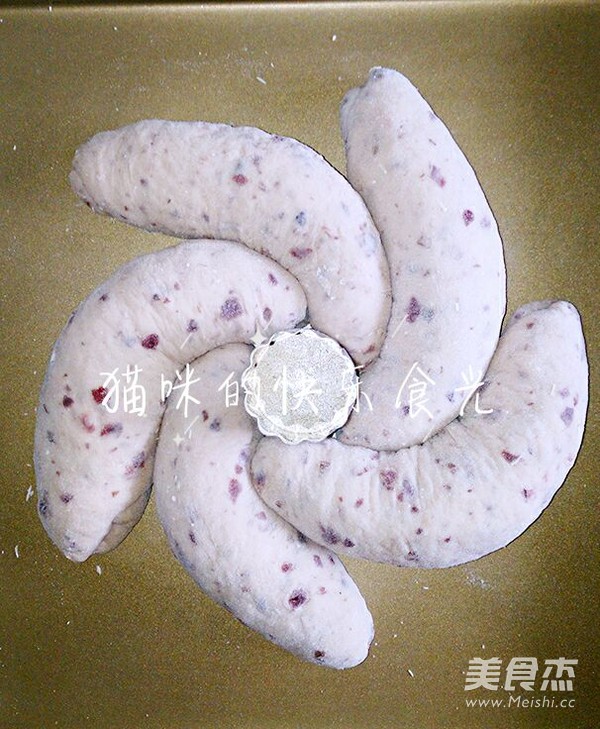 蔓越莓花环面包