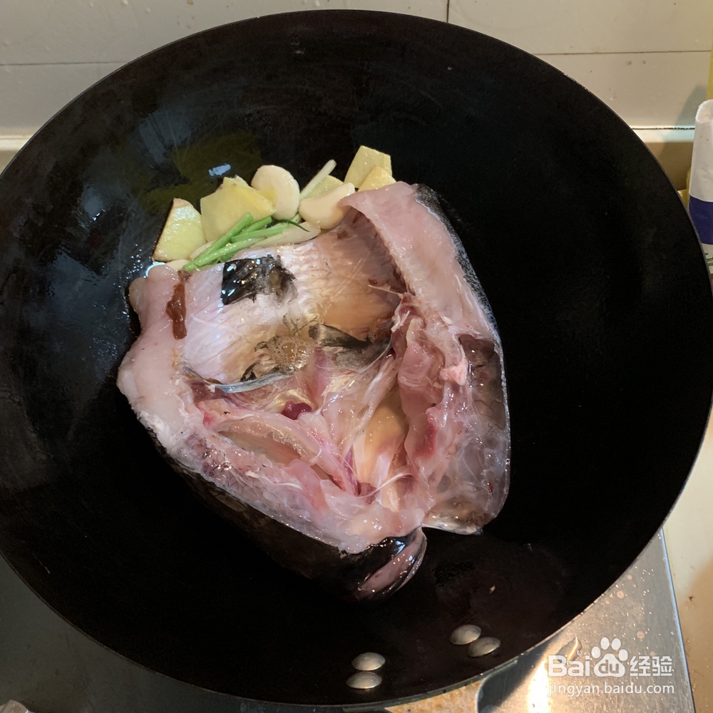 鱼头炖豆腐的教程