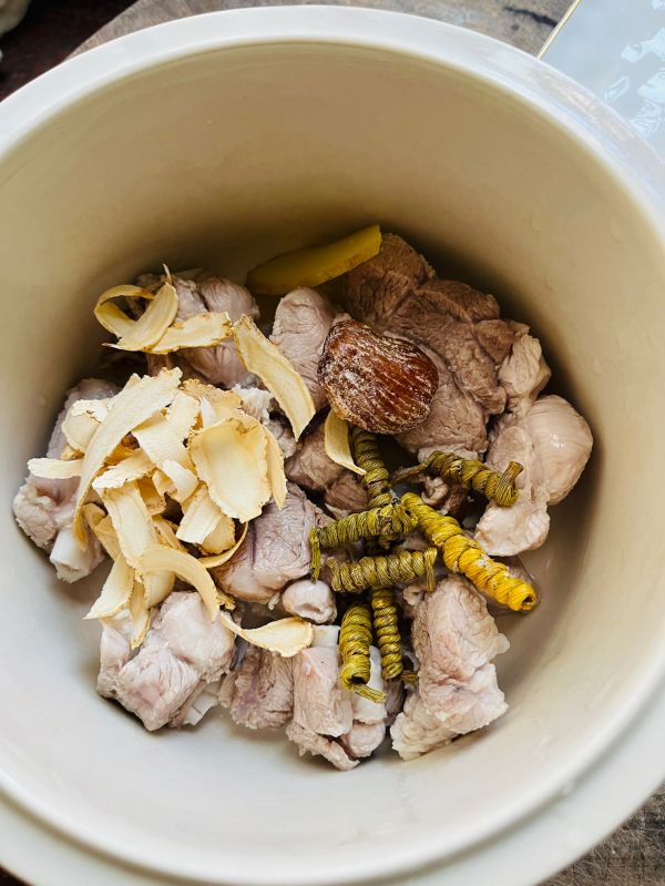 石斛西洋参瘦肉汤