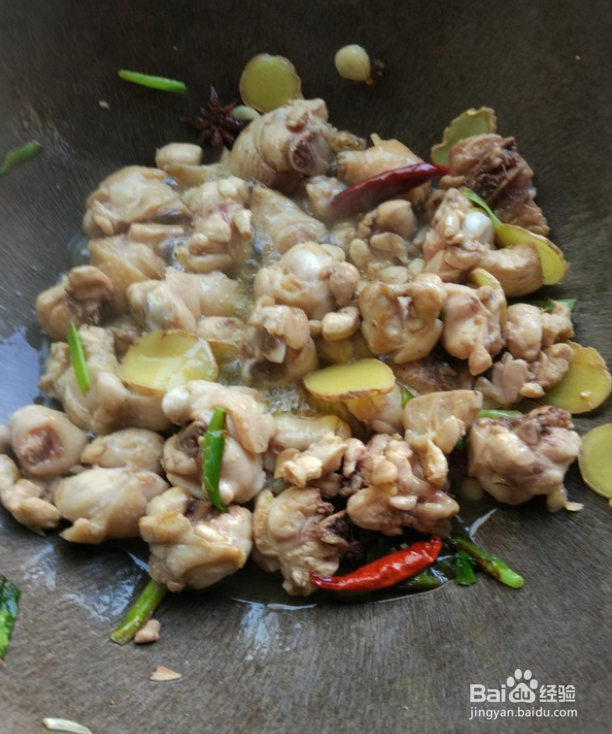 如何做出正宗的香菇炖鸡肉