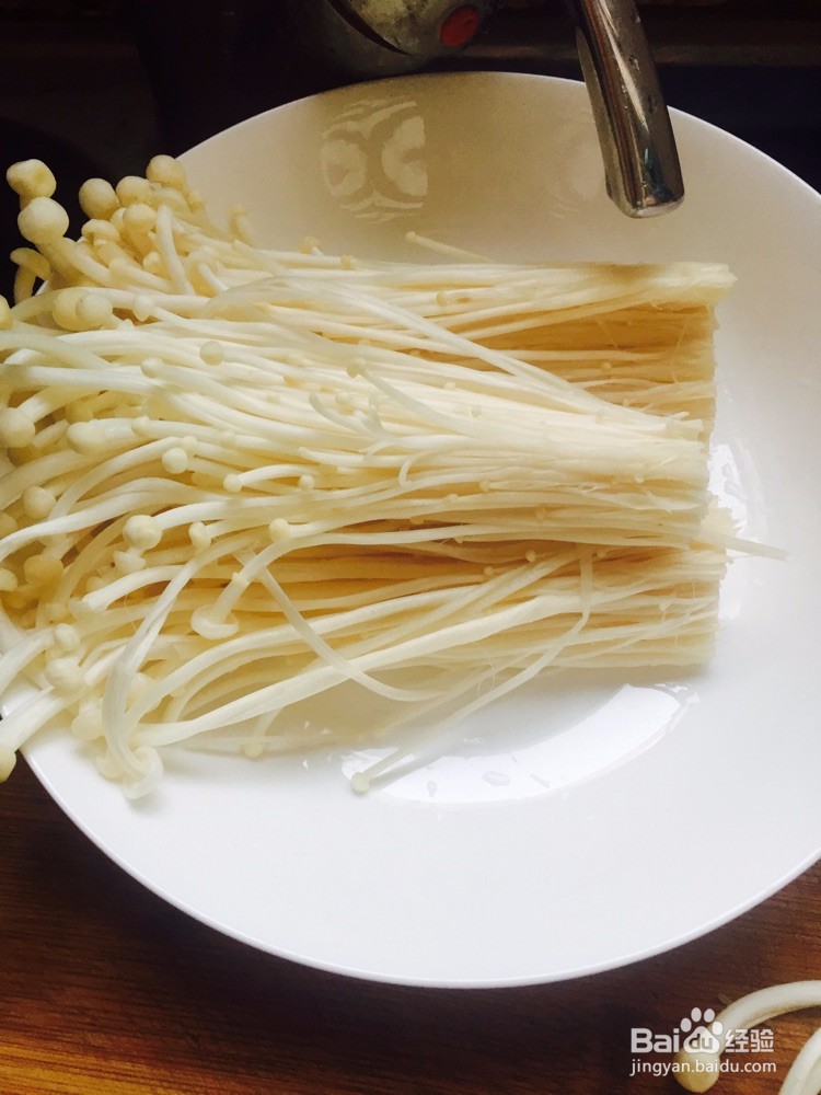 金针菇培根的做法