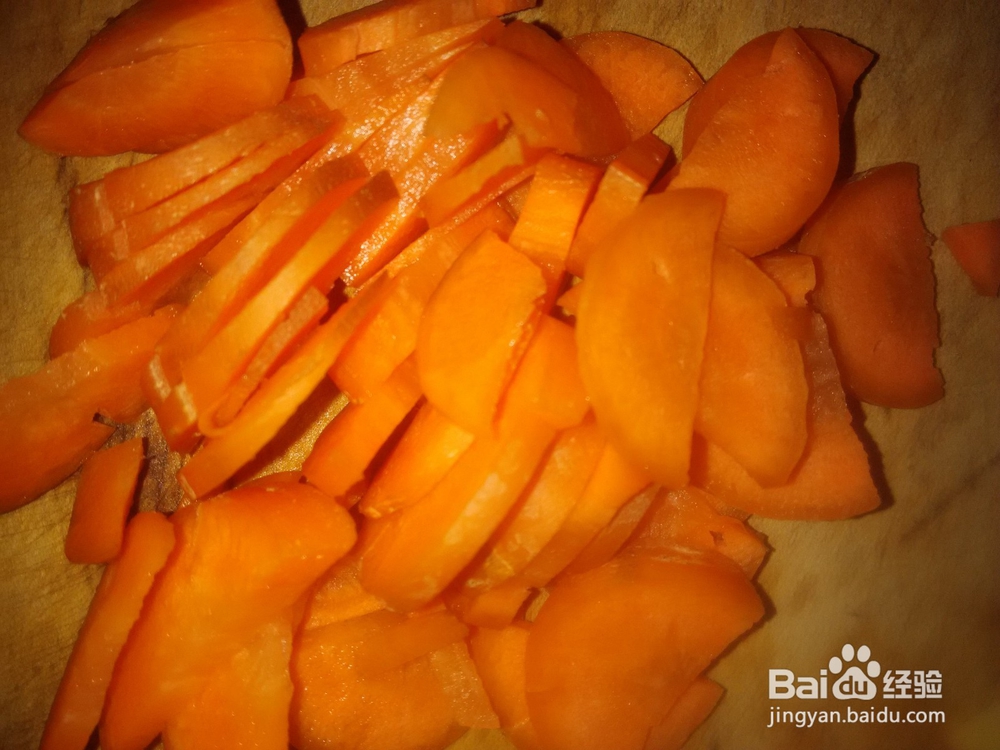 土豆片炒胡萝卜和白菜片