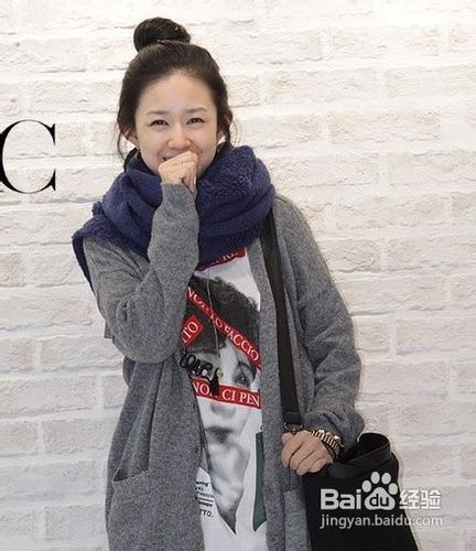 冬季女生围巾的戴法