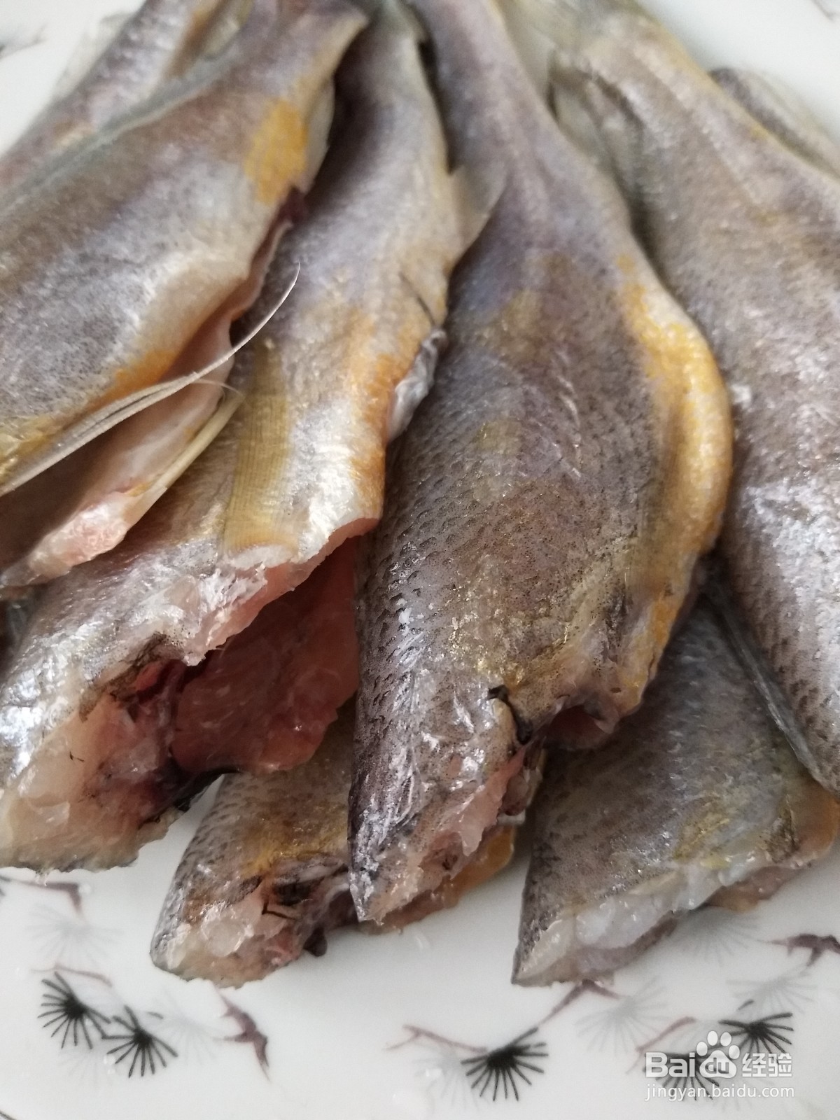 怎样做煸熘小黄花鱼？