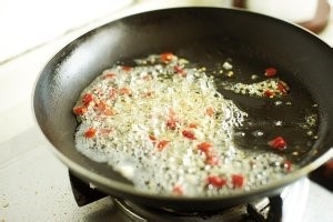 怎么做美味的芦蒿炒腊肉