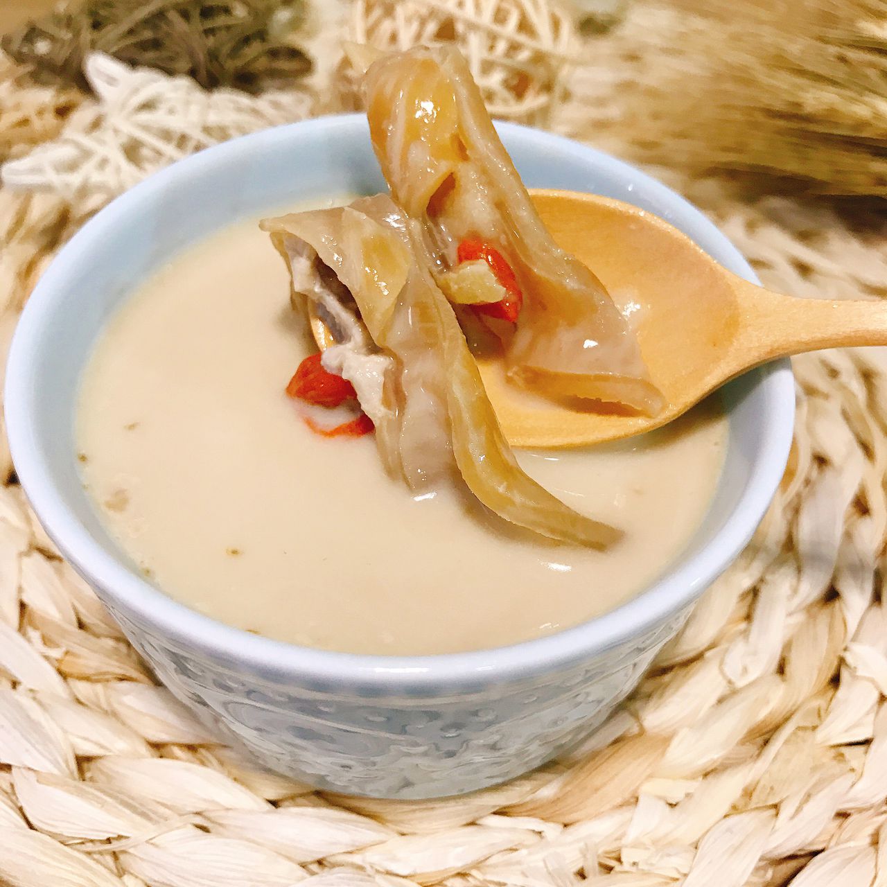 花胶牛奶露的做法，妈妈们学会了吗？