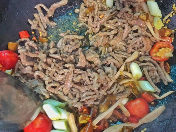 泡椒芹菜牛肉丝