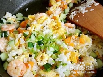 虾仁炒饭的做法