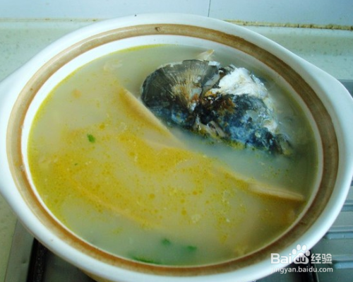 鱼头苕粉煲的做法