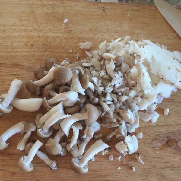 香菇鸡蛋木耳水饺