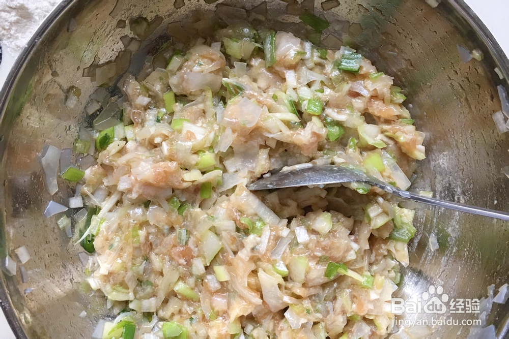 怎么吃都不腻的大葱猪肉粉皮盒子