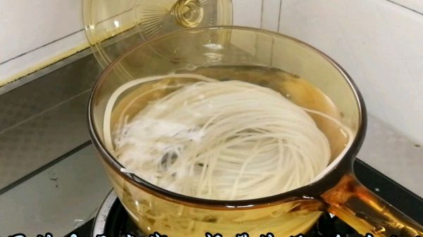 能量早餐梅菜肉臊子米线