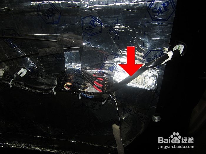 汽车音响改装：[12]汉兰达全车俄罗斯STP隔音