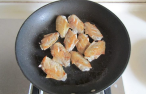 麻辣鸡翅香锅
