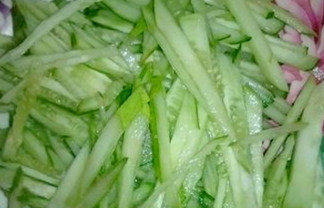 凉拌黄瓜丝的做法简介