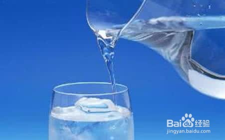 为什么每天要多喝水呢？