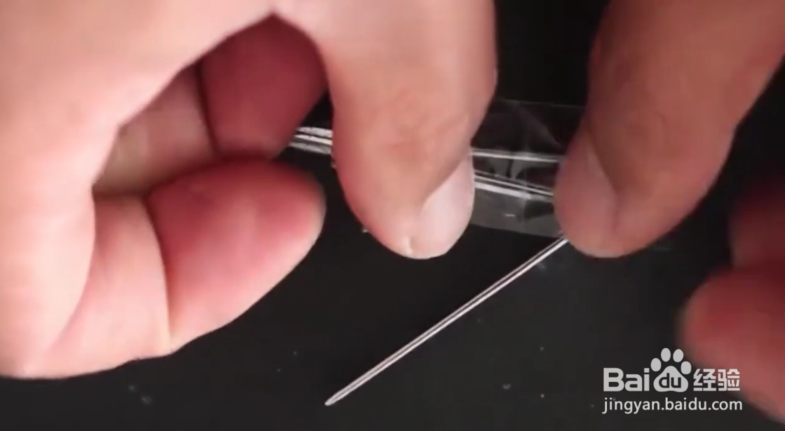 如何在剪指甲时让指甲不到处乱飞