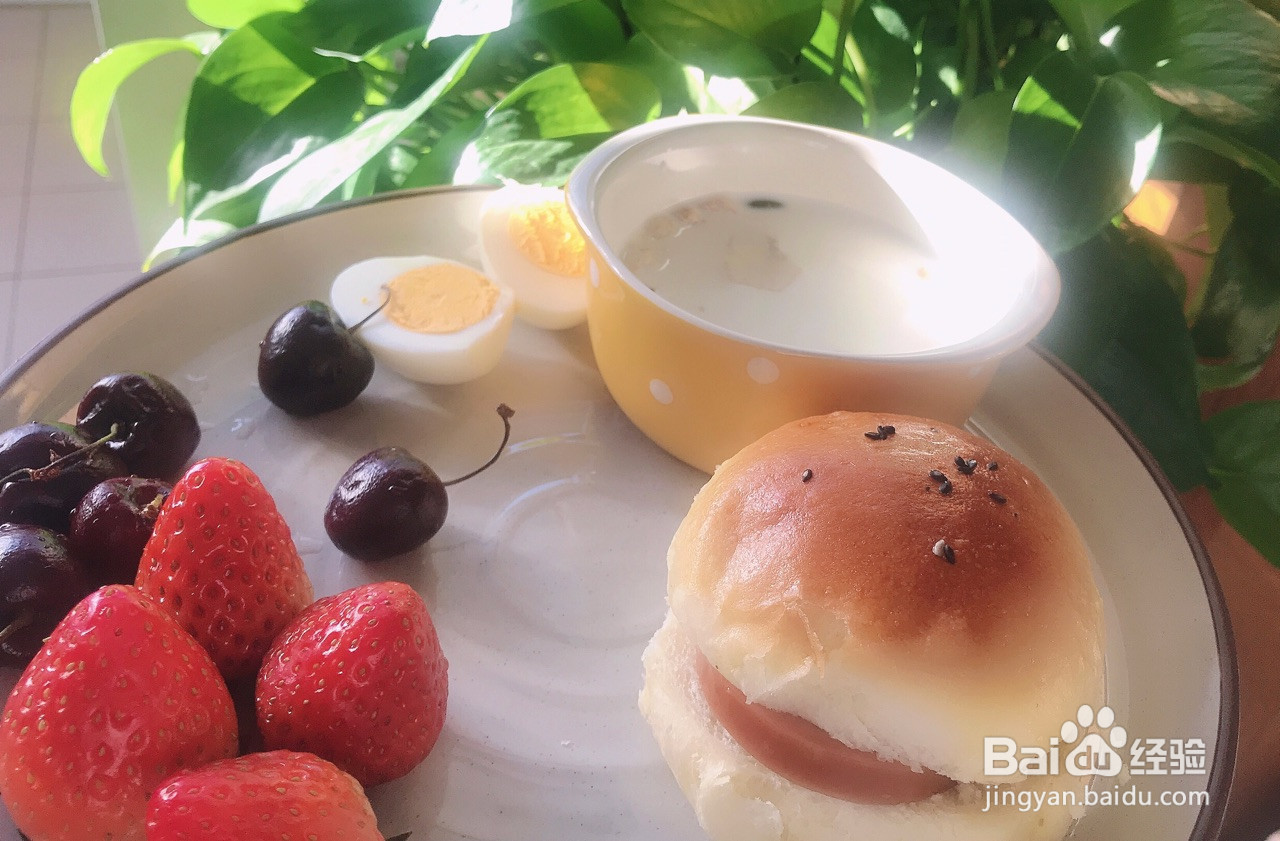 松软拉丝的牛奶小面包的做法