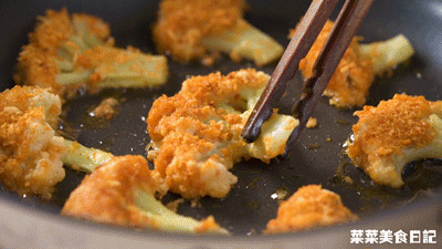 避风塘烤椰菜花香脆清甜的做法