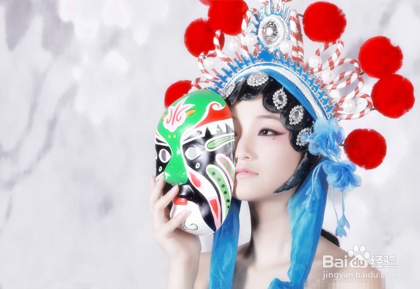 ”戏剧“倾城赋精美的服饰生涯