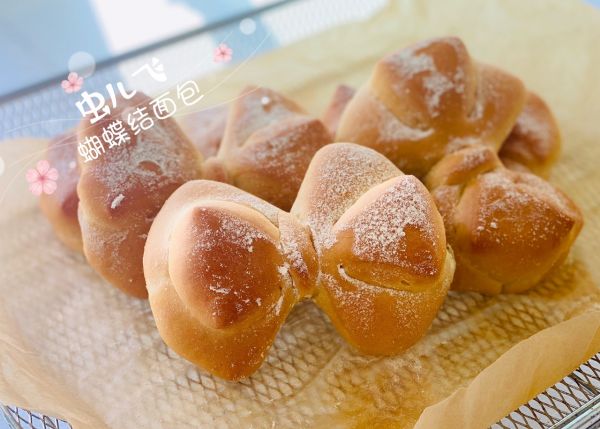 颜值高又简单的蝴蝶结面包