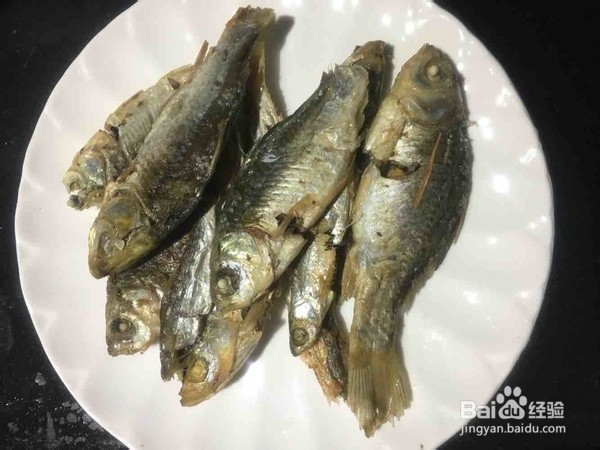 蒜叶鱼干的美味做法