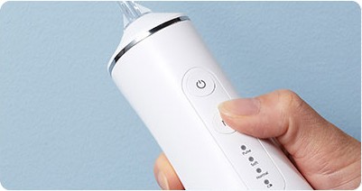 如何正确使用小海豚冲牙器