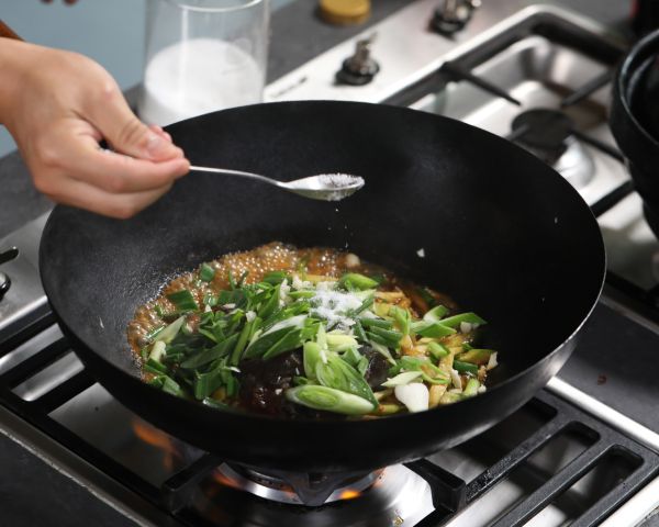 极妙秘制酱烧茄子