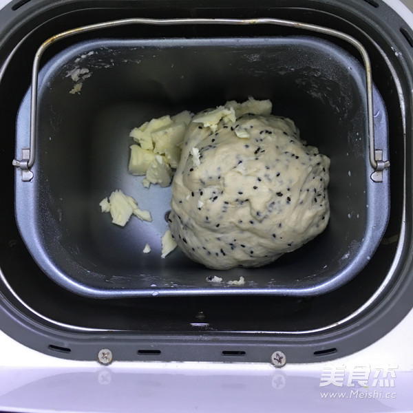 椰香黑芝麻面包