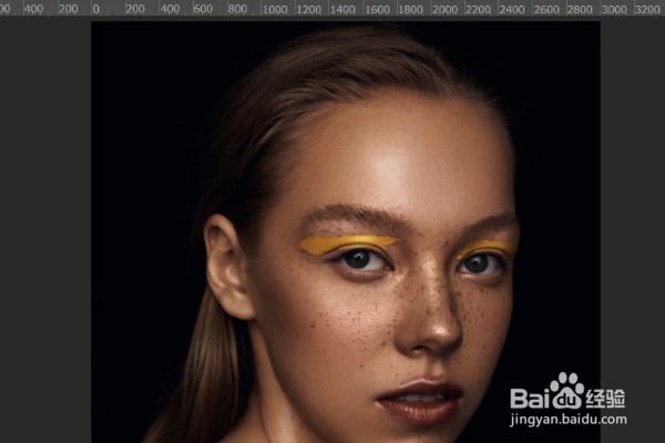 PS如何改变、调整图片中人物的肤色？