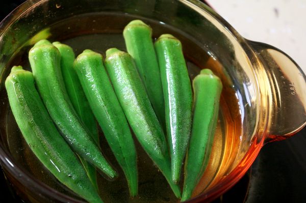 酸辣秋葵拌虾仁