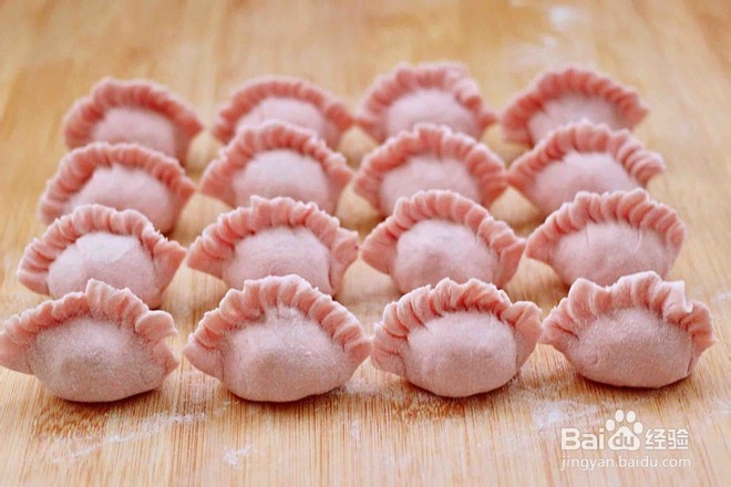 红椰菜扇贝饺子的做法