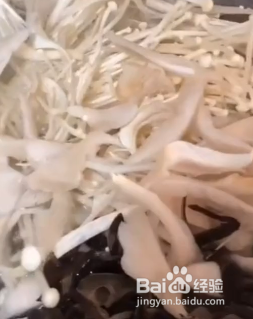 如何炖三鲜汤呢