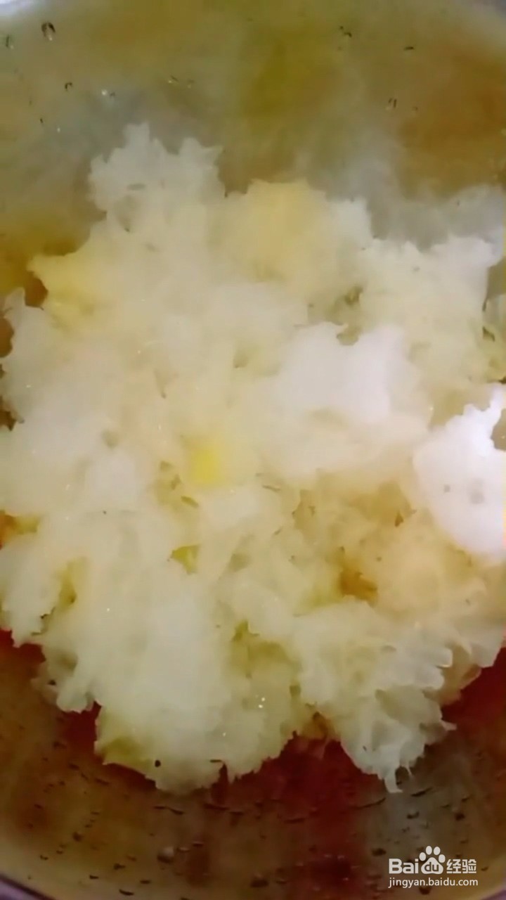 如何自制美味好吃的凉拌银耳