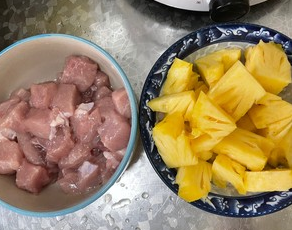 菠萝咕噜肉的简单做法