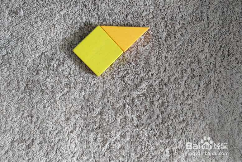 用七巧板怎样拼抬头观望的企鹅？