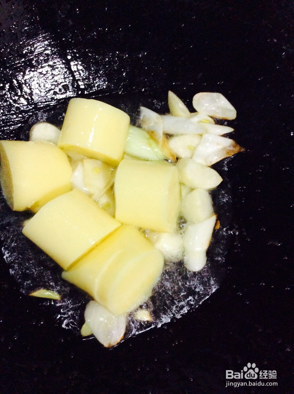 金针菇炖日本豆腐，简单家常小菜