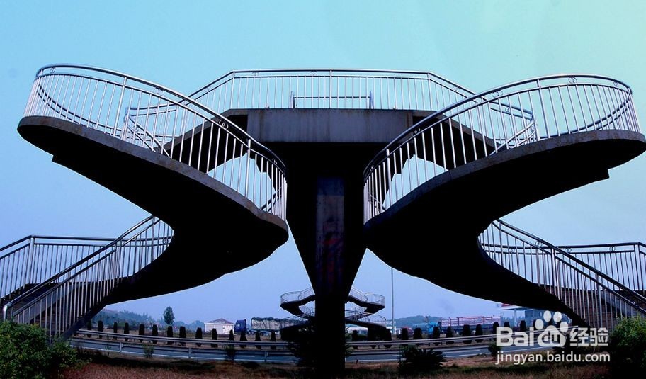 公共场所小孩的安全如何保障？