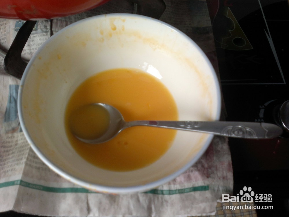 如何用炒瓢制作蛋饺