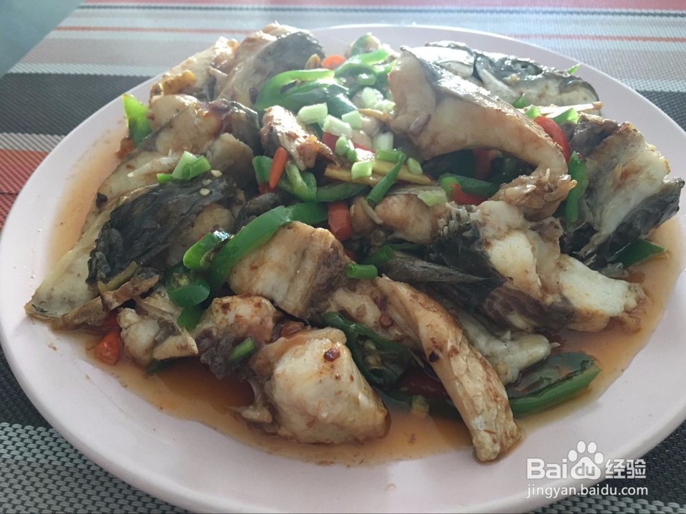 <b>广东菜系列：香焖草鱼块的做法</b>