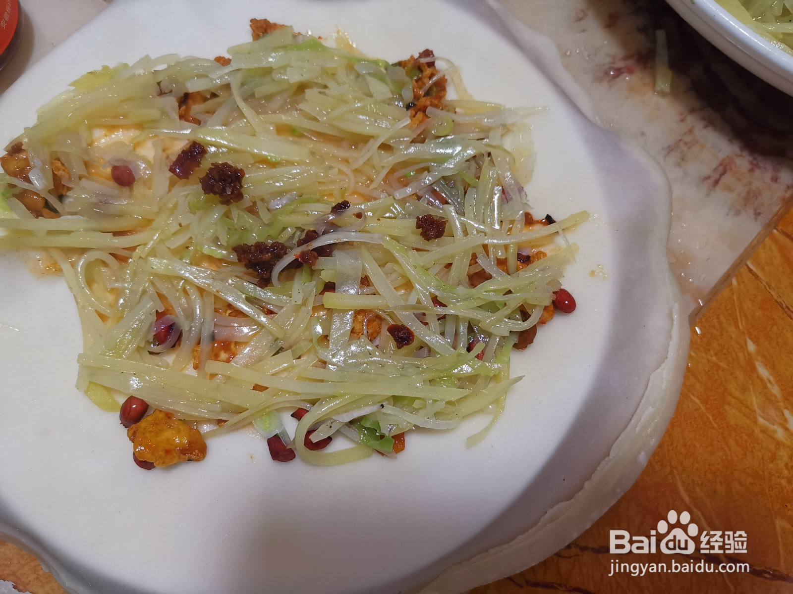 鸡蛋花生土豆丝卷饼