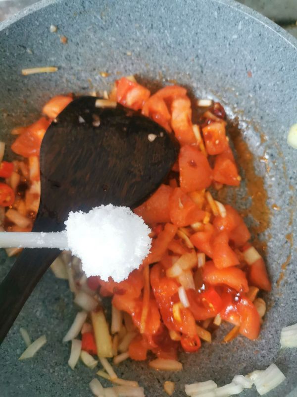 爱吃番茄的小伙伴不能错过的番茄肥牛煎蛋面