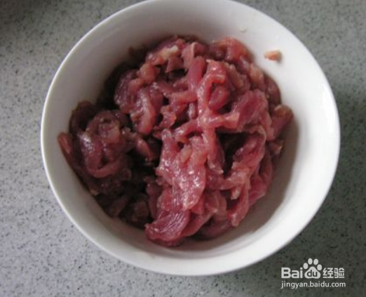 青椒香菇炒肉丝的做法