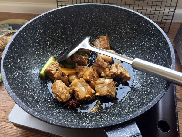 鲍鱼排骨炖小土豆