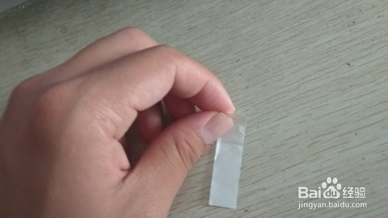 如何用一块长方形纸条做简易的钢笔的支架