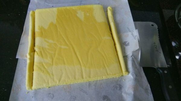 杨梅果酱夹心蛋糕卷